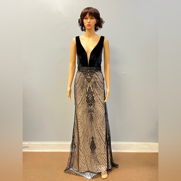 Women’s Black Double V-Neck Lace Sequins Mermaid Evening Dress Open Box - Picture 2 of 7